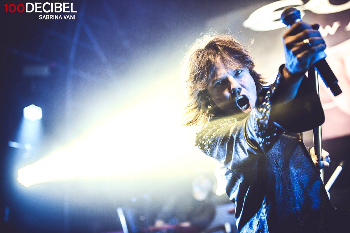 SabrinaVani's tweet photo. @europetheband rocking @AtlanticoLive last night #TheFinalCountdown #JoeyTempest @100_decibel https://t.co/KpxR5ugMDy