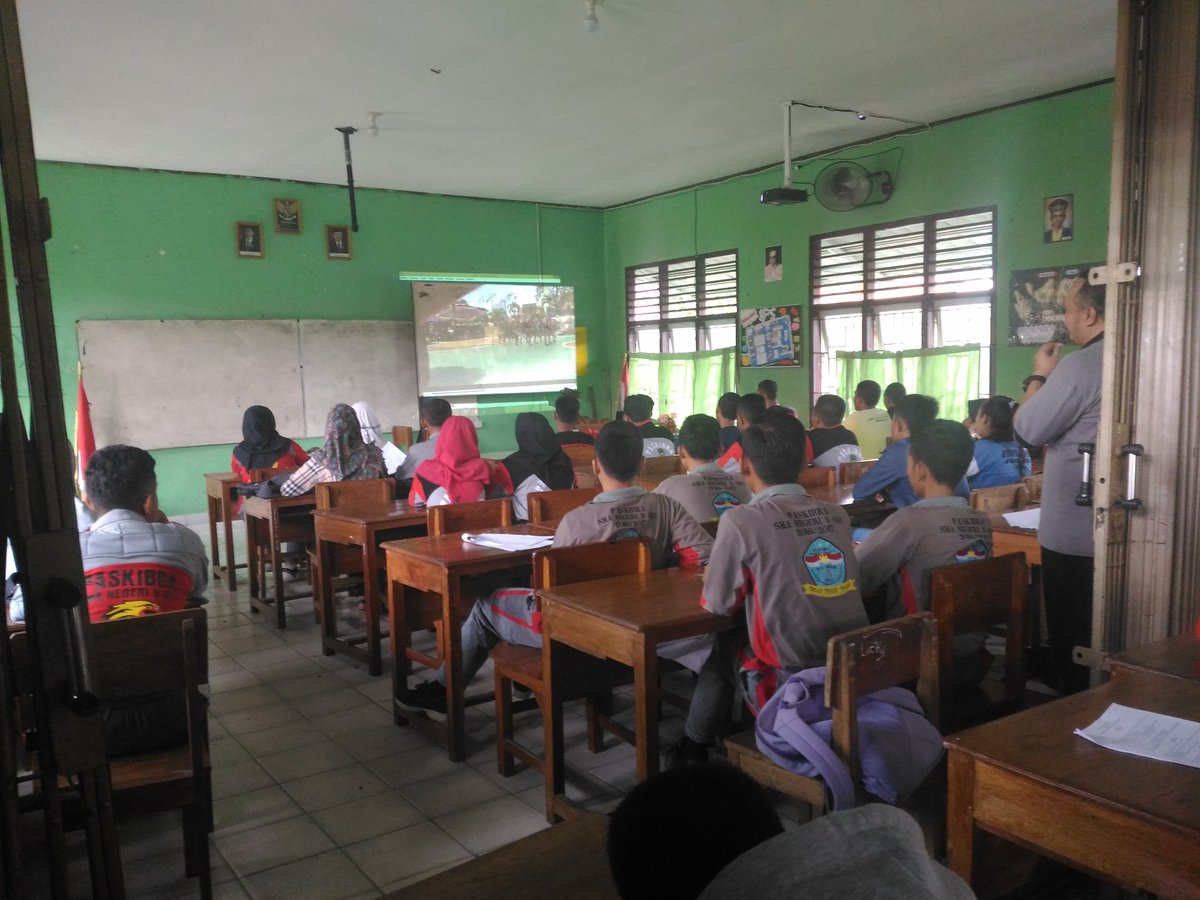 PPI_OKU's tweet photo. Terima kasih kakak telah datang disosialisasi lomba pbb kreasi dan formasi https://t.co/mL7z4ffry4