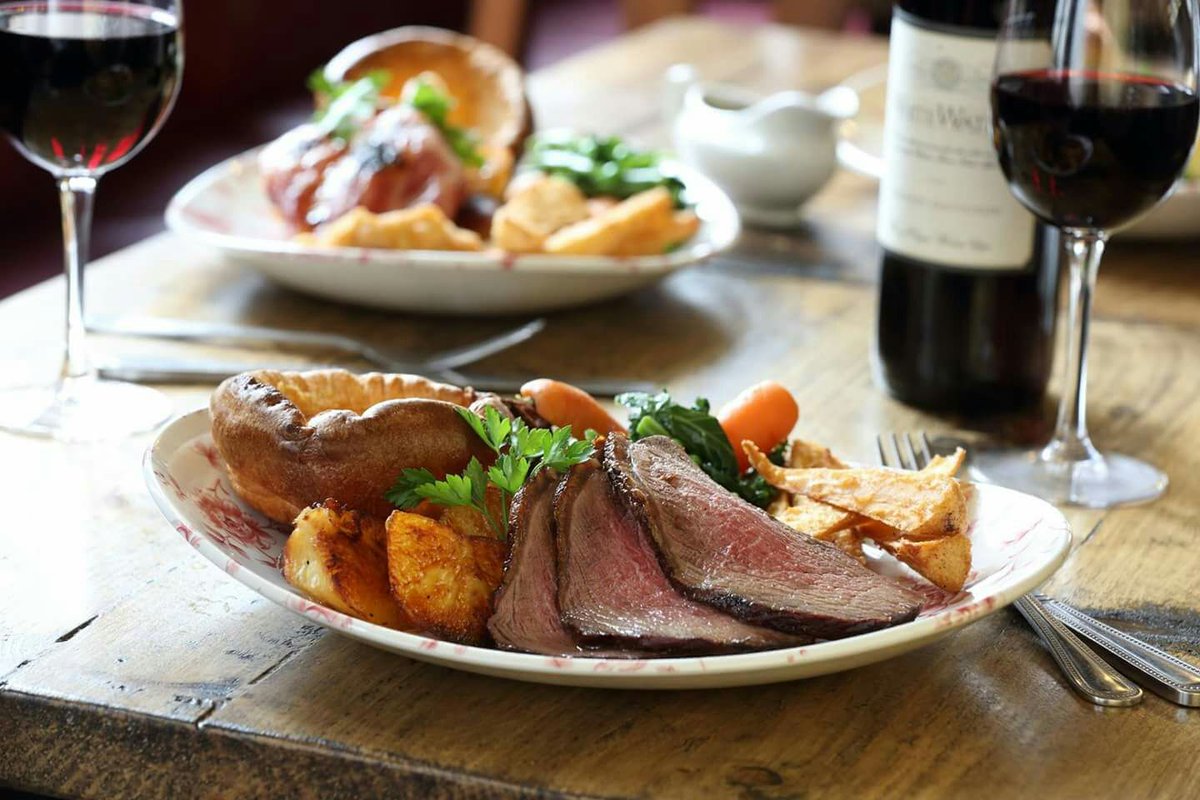 onlyroyalss's tweet photo. #SundayRoast #SundayLunch #RoastDinner #HomeMadeRoast #PubLunch @TheNorthbankBID @Nicholsonspubs @pub_uk @caskaleweek @CraftBeerLondon https://t.co/l9d7tbUtLM