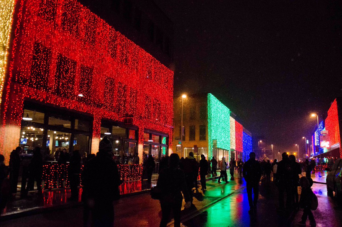 Awesome fun at holiday lighting at #hensville  <a href="/DowntownToledo/">Downtown Toledo</a> <a href="/MudHens/">Toledo Mud Hens</a> @Kelly_Dibble