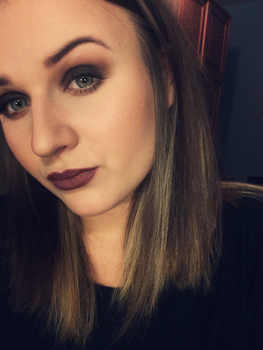 1Dsophie_'s tweet photo. I tried one of your looks with the tartelette in bloom palette but since I don't have it I put my own twist on it ❤️ @IsabellaLFiori https://t.co/gLPB7BlIGI