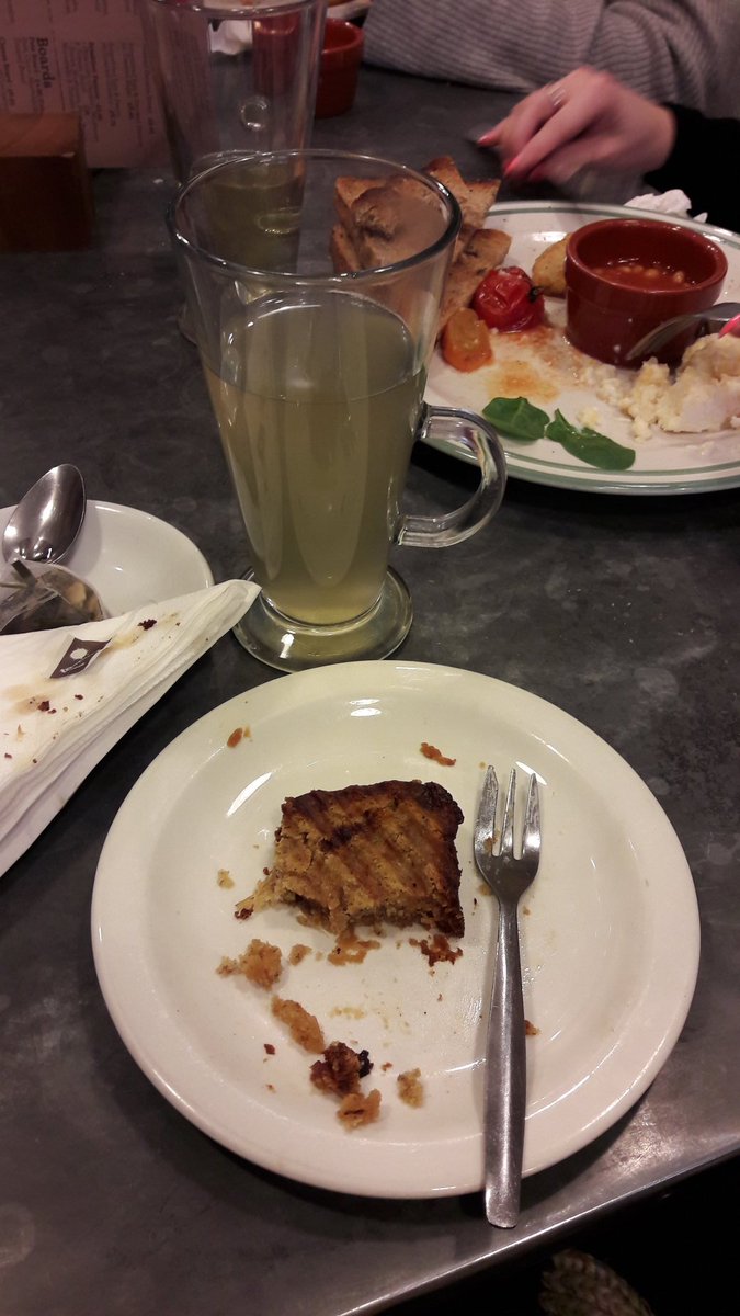 Helen_Heights's tweet photo. This bananna bread is AMAZABALLS!! @foxcafe_notts https://t.co/PSXlsrWbY6