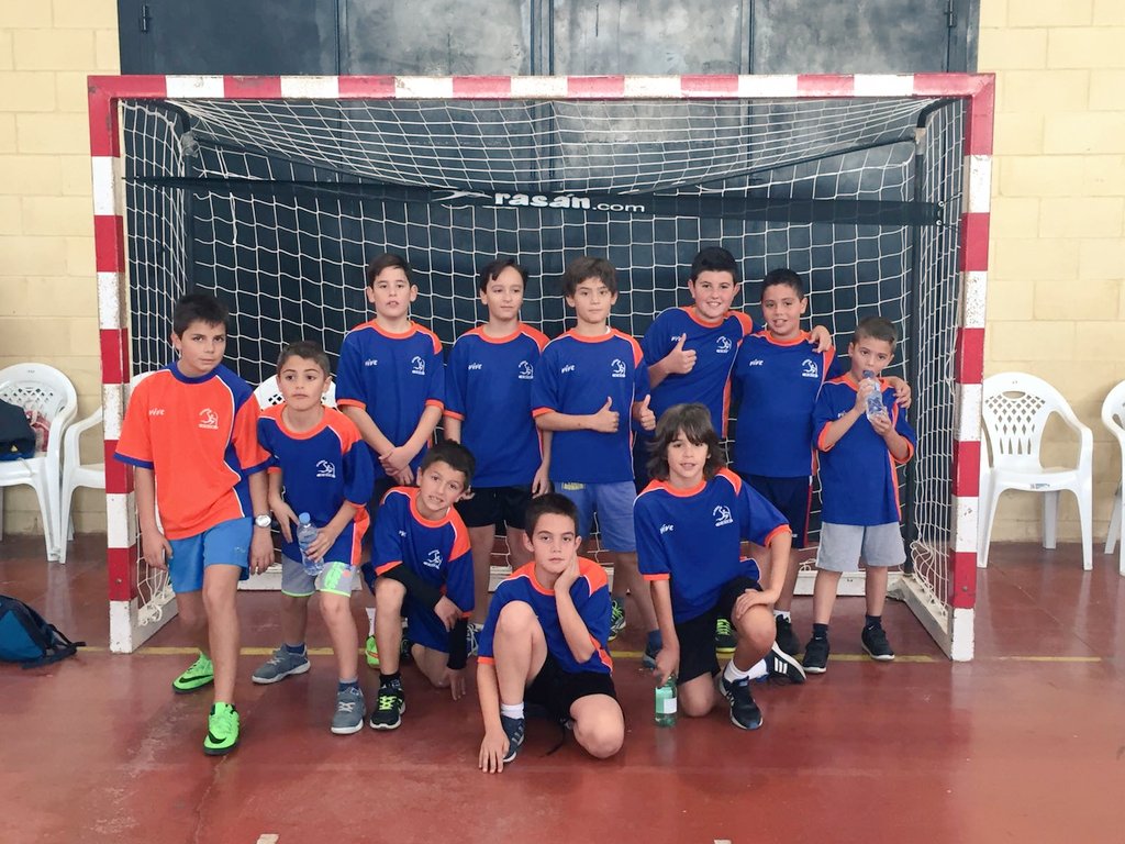 balonmania_coin's tweet photo. Mañana de Balonmano con los más peques, Liga Benjamín⚽✋ @FABM_Malaga @diputacionMLG  #handball #bmcoin #balonmano https://t.co/8lKqGDZAYG
