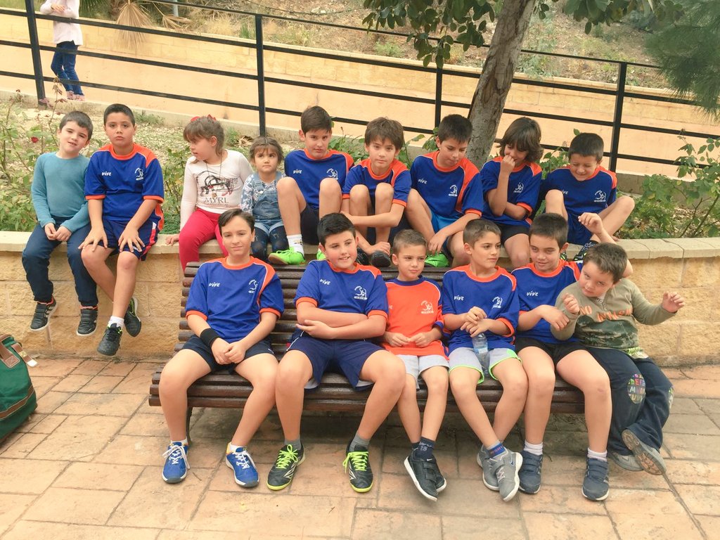 balonmania_coin's tweet photo. Mañana de Balonmano con los más peques, Liga Benjamín⚽✋ @FABM_Malaga @diputacionMLG  #handball #bmcoin #balonmano https://t.co/8lKqGDZAYG