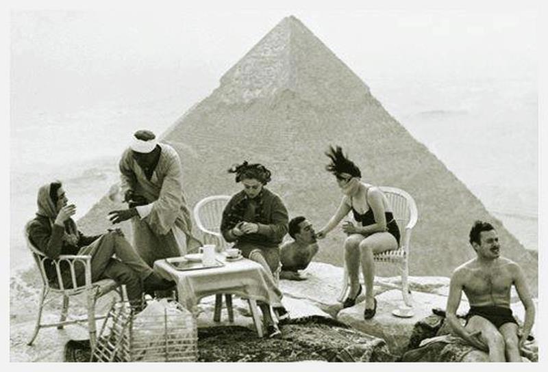 CairoScene's tweet photo. Long story short Wahabi-inspired Islam ruined women's rights in Egypt.
https://t.co/ROf0BMbMIr https://t.co/oxdbFnH8tG