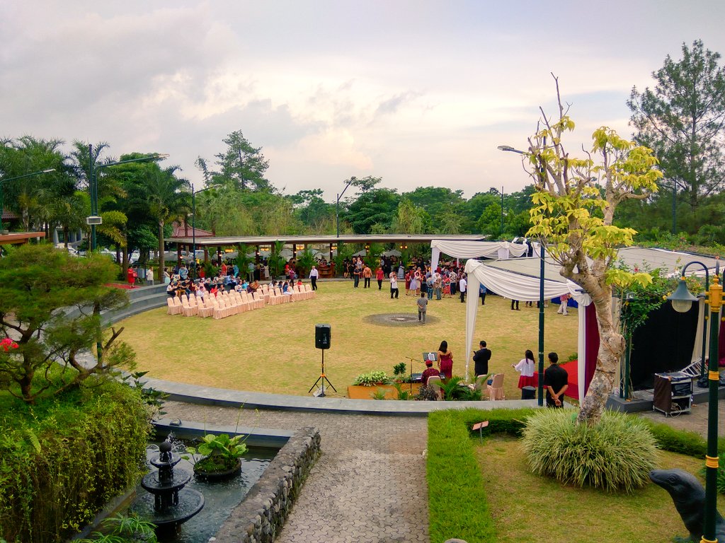 Wedding party Albet &amp; Yeni
Happy ever &amp; after
.
#wedding#kaliurang#kaliurangjogja
#merapi#outdoorweddingvenue #hotel