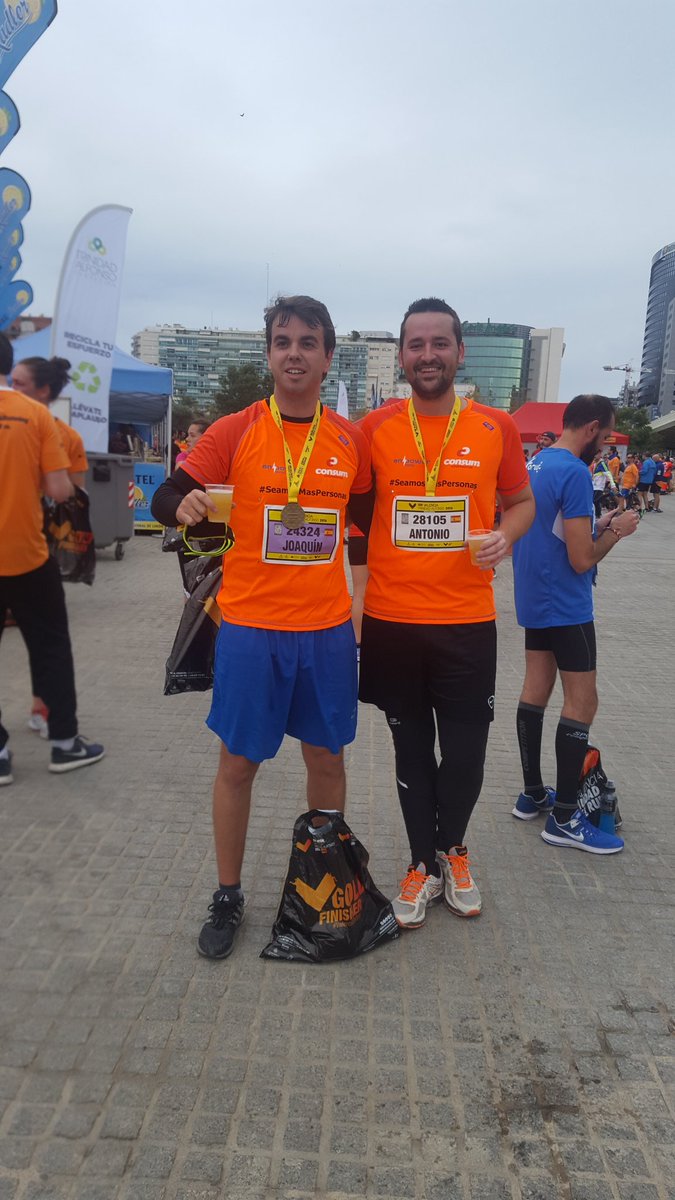 joaquin_11S's tweet photo. Hoy ha tocado 10k con compañeros. El año que viene a por la maratón!! #seamosmaspersonas @Consum https://t.co/KoUpoEnvH8