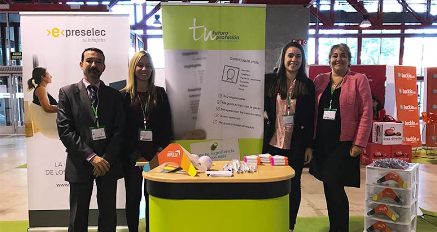Ondacro's tweet photo. #FEED2016 @Santalucia_seg tiene empleo para el talento joven y apoyo a las #startups https://t.co/fstdZteEb6 https://t.co/urJesEFgtR