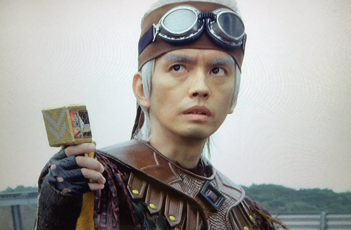 わけしん Pa Twitter 絶対カイザフォン意識したろ村上さん 笑 仮面ライダーカイザ 仮面ライダー555 ジュウオウジャー
