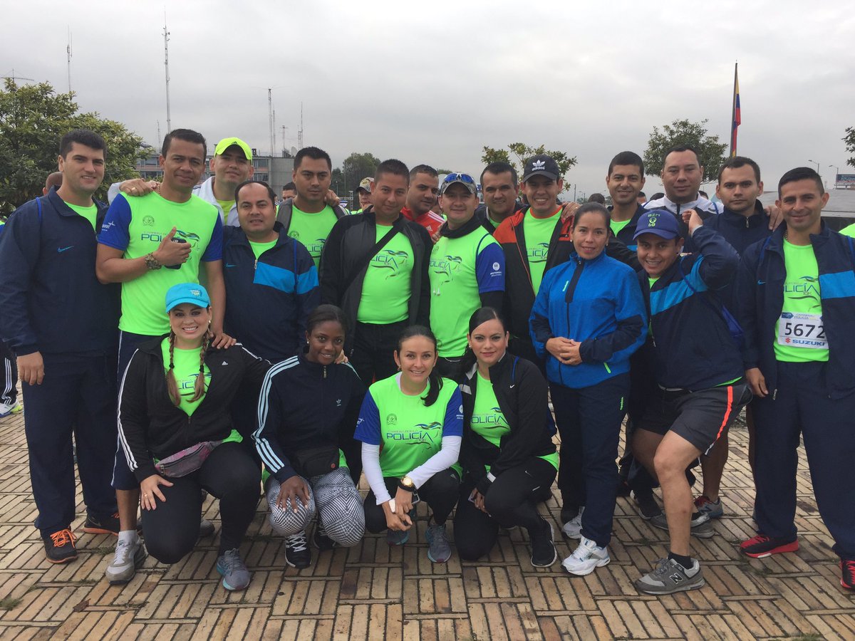 PosgradosPonal's tweet photo. Con casi 400 oficiales #Espol2016 presentes en la carrera 10k de @PoliciaColombia. Un reto para ti, un honor para nosotros. #yocorroporAOS https://t.co/ojMQY0pPzc