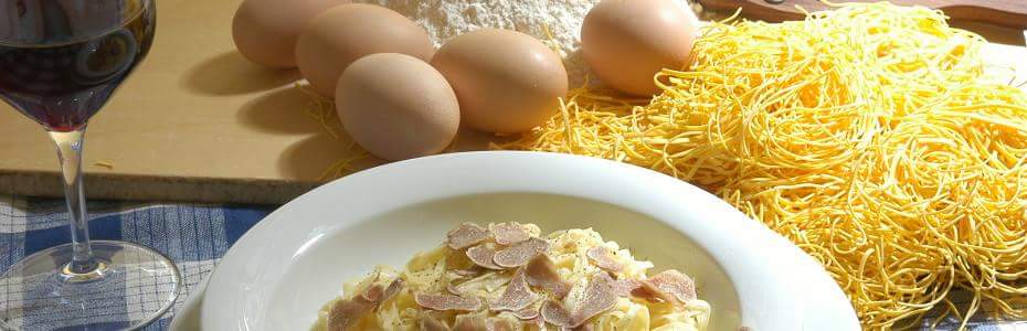 WelcomePiemonte's tweet photo. Personal Master Chef! Info: https://t.co/oxqmIHGVSn info@welcomepiemonte.it #welcomepiemonte #corsodicucina #langhe #monferrato #idearegalo https://t.co/bCqsIzYO4f