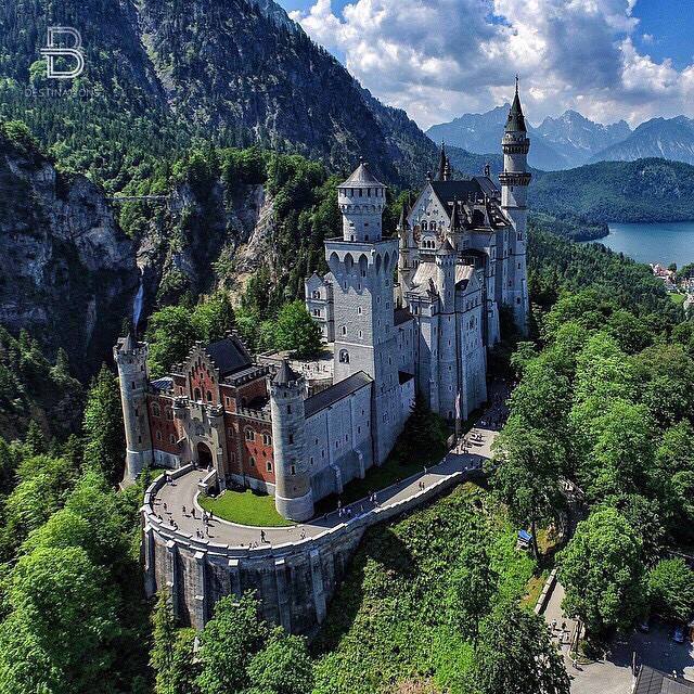 CleanDiningHunt's tweet photo. Piknik Castle. https://t.co/YWknTPeWvh