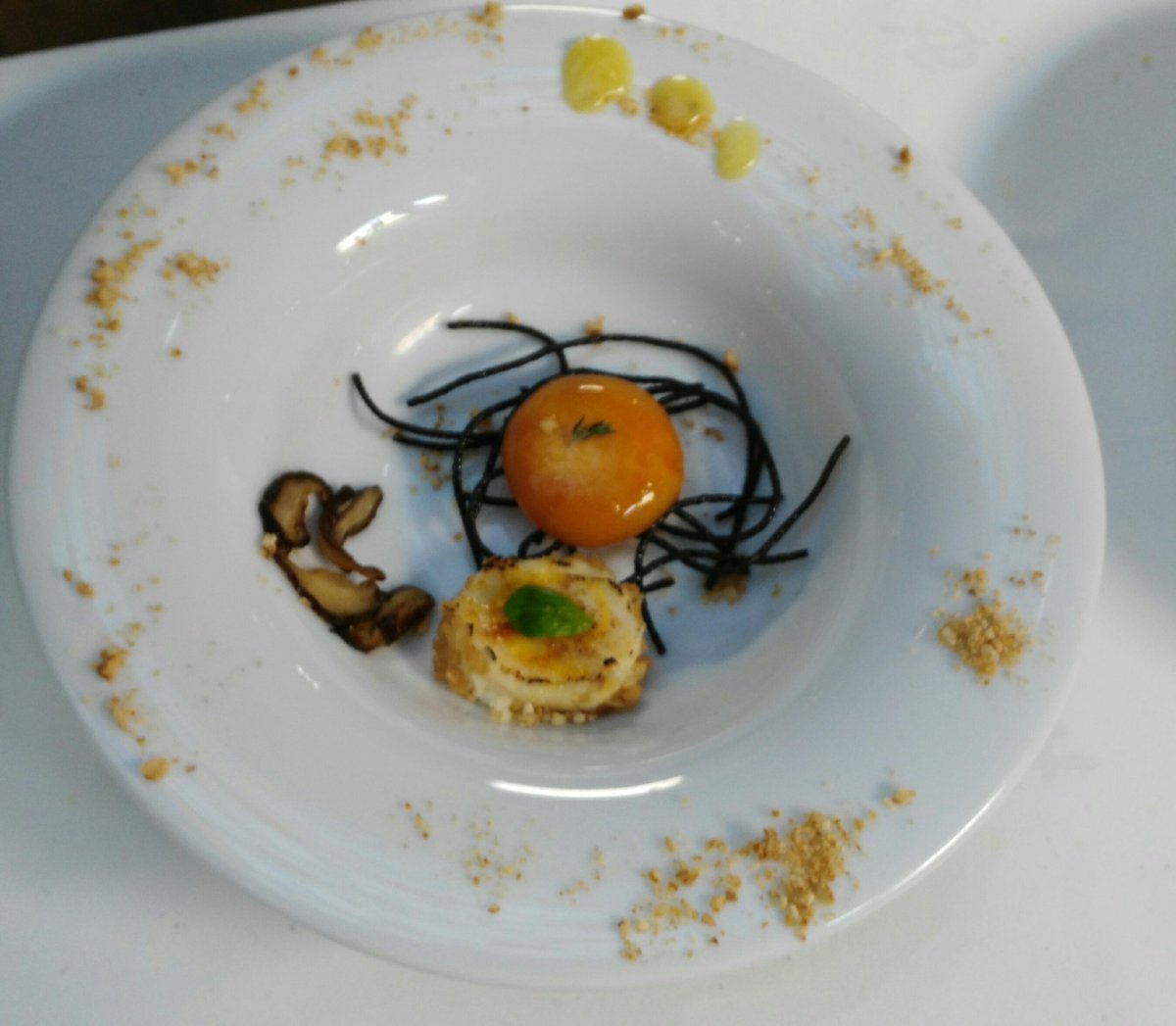 PaZladeando's tweet photo. Detalle Plato "paseo por un.otoรฑo" #finaldemos #campeonatoDEMOS https://t.co/Dfn8nJPSC7