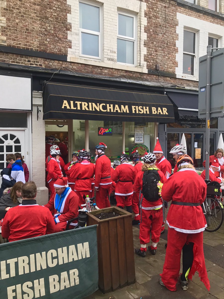 altrinchamtoday's tweet image. Santa knows his chips! #altrincham @AltFishBar