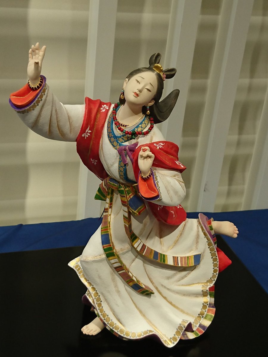 博多人形師の川崎幸子さんが 現代の名工に選ばれました。 本当に