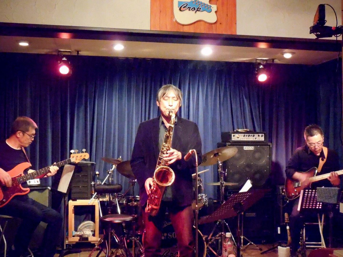 livearoundhere's tweet photo. #成瀬 #CROP #クロップ
#SoulDressing #ソウルドレッシング
#drums #ドラム
赤縁メガネがカッコいい^_^ https://t.co/bBUK7qX8Ck