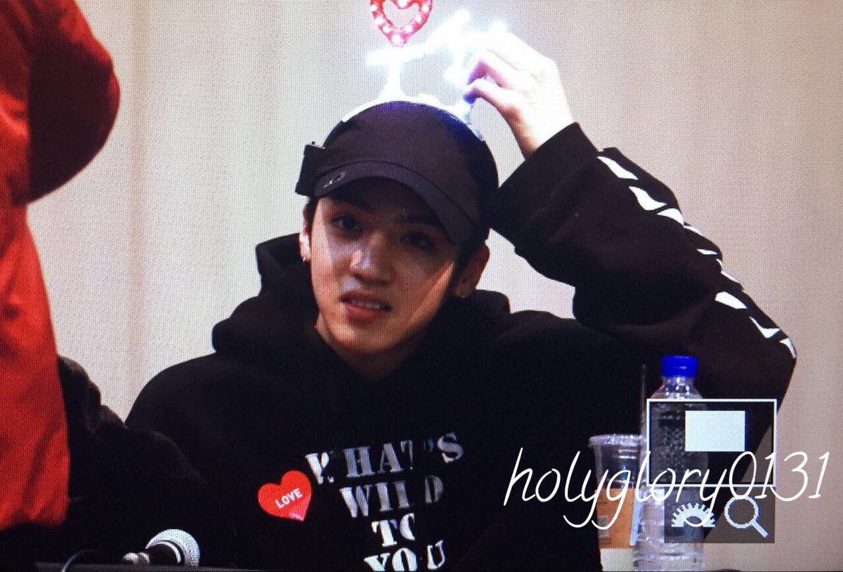 glory01311's tweet photo. [Preview]161120 대전 팬사인회 
🙆🏻Miss you so much～

#펜���곤 #PENTAGON #정우석 #wooseok https://t.co/1KbsJg8Uhk
