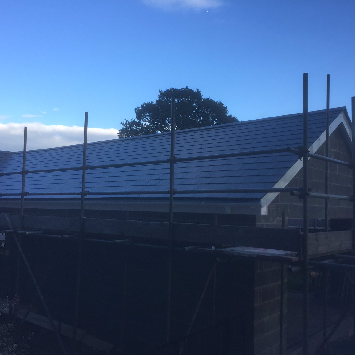 gnc10000's tweet photo. Quality roofing from Abergavennys longest established roofing company#roofers #abergavenny #flat roof #slate roof https://t.co/8eEnfDB0yL