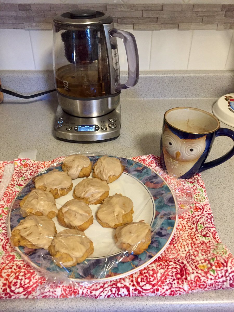 christiofclt's tweet photo. Pumpkin cookies: it's what's for breakfast #becauseihaveto #nochoice #yum https://t.co/Vc4tHSsWNb