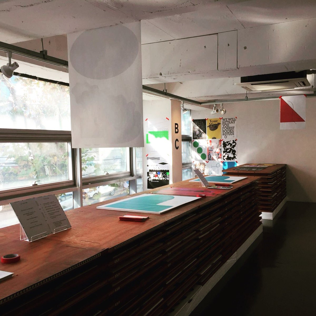 posterissue2016's tweet image. 포스터숍 

포스터숍 운영 시간을 아래와 같이 조정합니다. 

운영 일자: 11월 23일(수)까지
시간: 12:00~18:00
장소: 땡스북스 2층

#포스터이슈 #포스터숍 #땡스북스