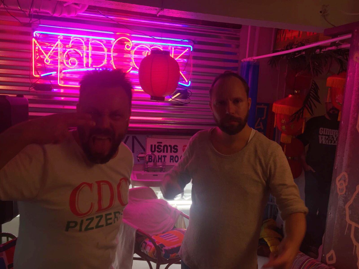 madventures's tweet photo. Ollaan aika fiilareissa... Hitto kun ei vielä saa sanoa mitään mutta HUOMENNA KANNATTAA OLLA KUULOLLA! Kuva sisältää vihjeen, arvatkaa?!! https://t.co/DRrC3HVoC6