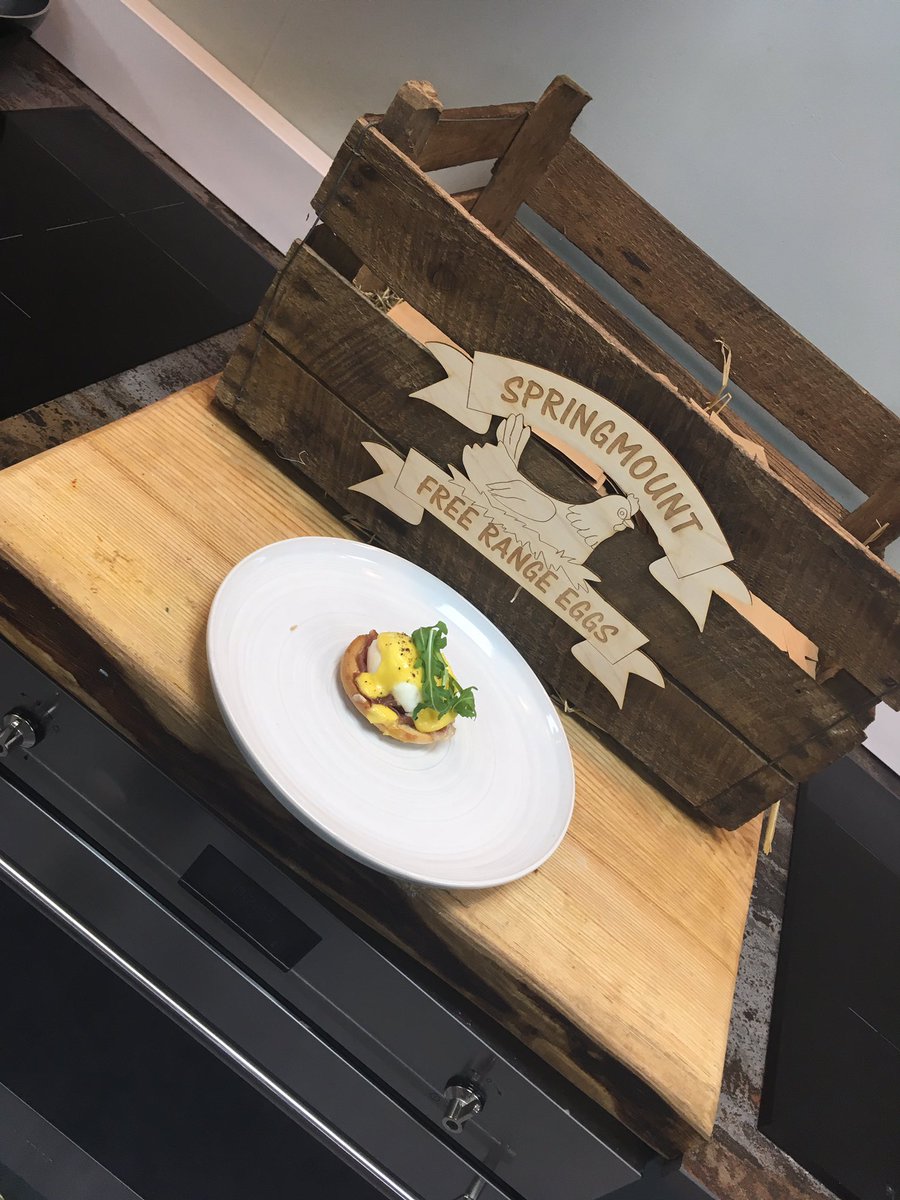 IndieFude's tweet photo. .@chef_jeffers working his magic on brunch @forestsideni #FoodFestival ft eggs benedict w/ local Springmount Free Range Eggs https://t.co/w6KWQnt5mZ