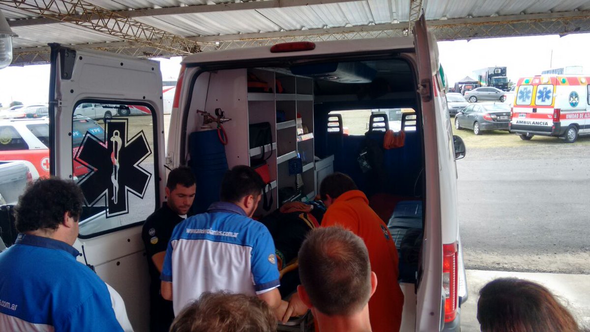 SobreRuedas_Ok's tweet photo. #FormulaPlus @CVEoficial
Así trasladaban a Juan Oviedo luego del fuerte accidente https://t.co/RoAcLzV9Ng
