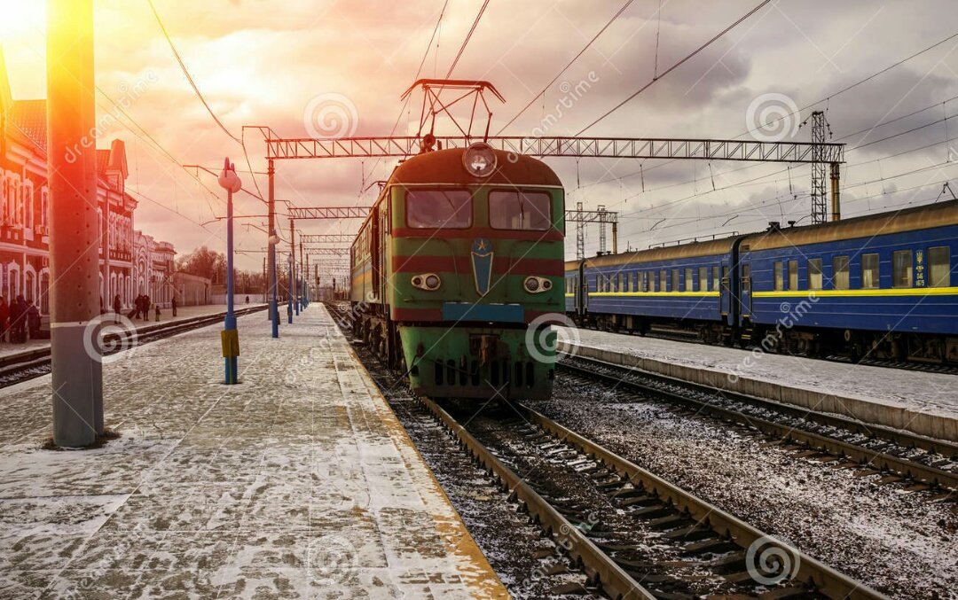 crissrossi23's tweet photo. Il mattino seguente, sotto un sole radioso, il treno si fermò. #LaTregua15 @3BMarconi1 https://t.co/J9y9sRQNWx