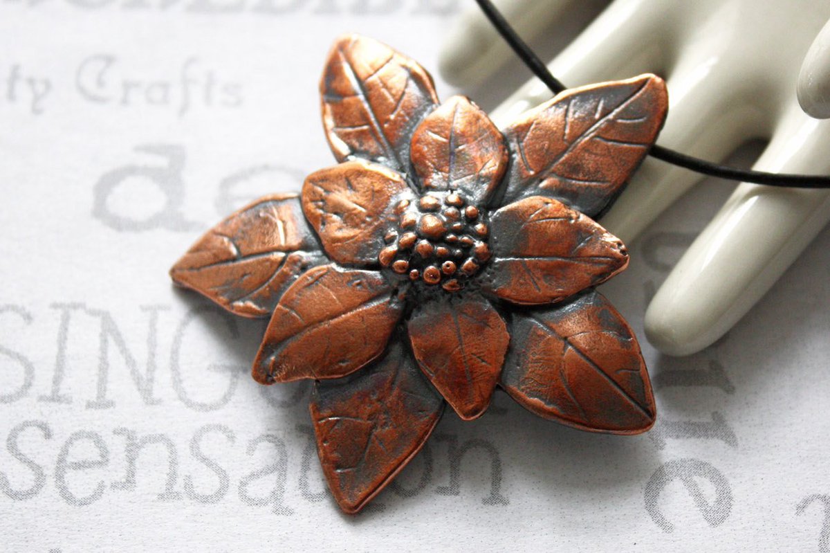 capcitycrafts's tweet image. Poinsettia Pendant Christmas Ornament made in Copper or Gold… etsy.me/2cNp1fl #Jewelrygifts #HolidayTreasure