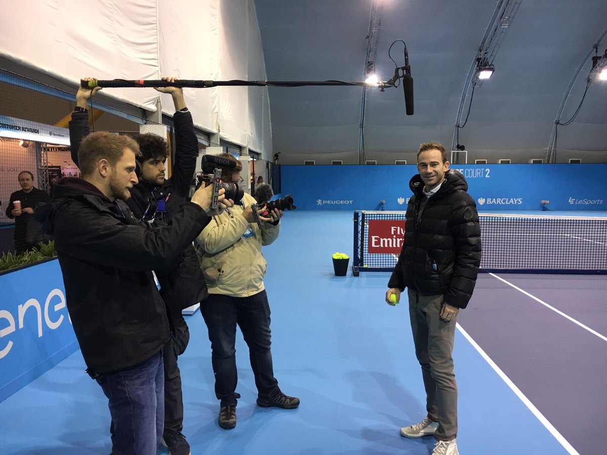 meloccaros's tweet photo. h18 #skysport2 amici. #TheInsider dietro le quinte delle #ATPFinals. Prima della battaglia, chiaro...! @FilippoVolandri @giusemarzo https://t.co/wfxSGCfVCA