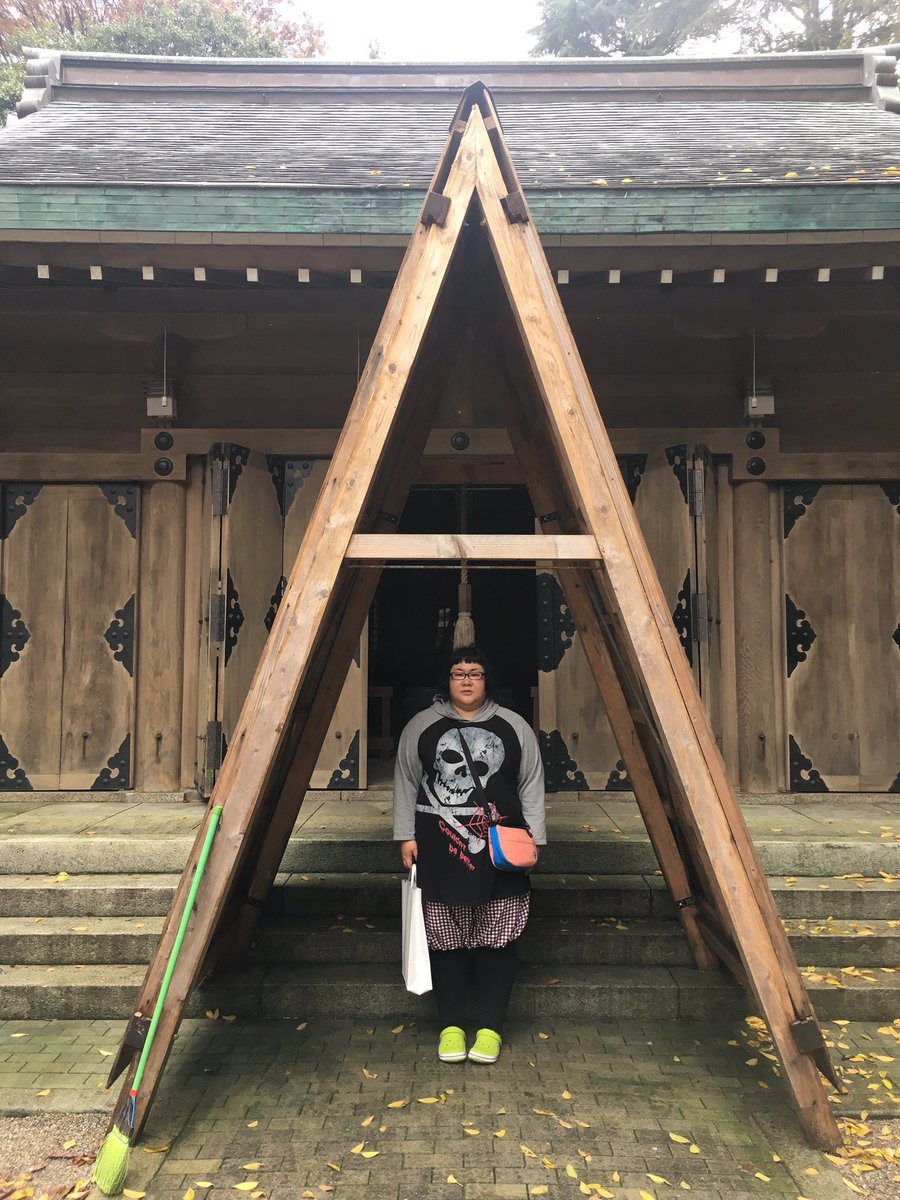 SANSHIRO_KO38's tweet photo. 三四郎のサブだからって写真まで薄くなるのはおかしいぞ、相田。 https://t.co/I0GPfLzyoY