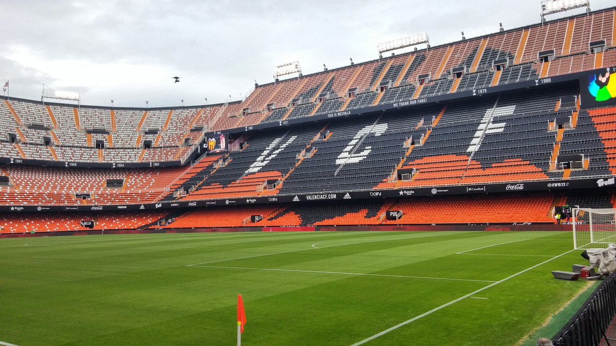 TopVlc's tweet photo. Hoy toca ganar en el templo @valenciacf #Mestalla #TopValencia #VCF #VCFvsGranada #ValenciaCF https://t.co/yRIzEA6kxX
