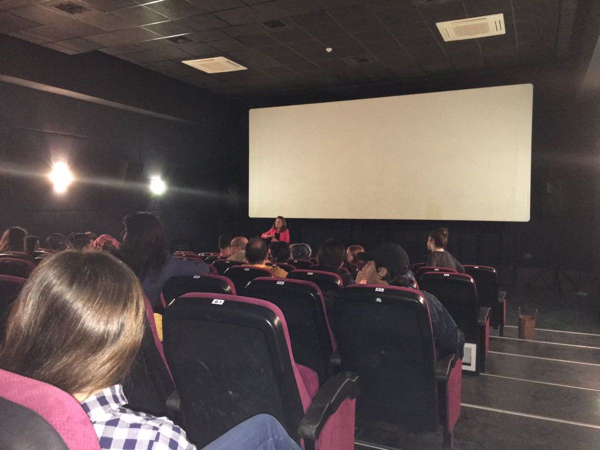 syff_bursa's tweet photo. #syff2016 Nilüfer Belediyesi Geri Dönüşüm Şube Sorumlusu Çevre Mühendisi F. Gül Aydın ile son söyleşimizi de tamamladık.🎈 https://t.co/dQpjEvn1Rv