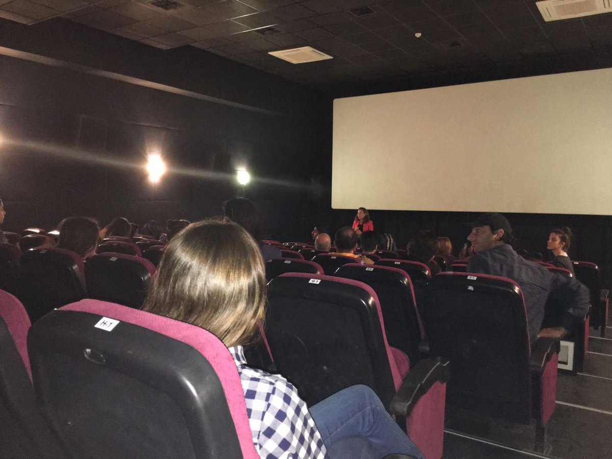 sinemaykiri's tweet photo. Nilüfer Belediyesi Geri Dönüşüm Sorumlusu Çevre Mühendisi Gül Aydın ile güzel bir sohbet gerçekleştirdik. #Syff2016 https://t.co/eRKtnCytQT