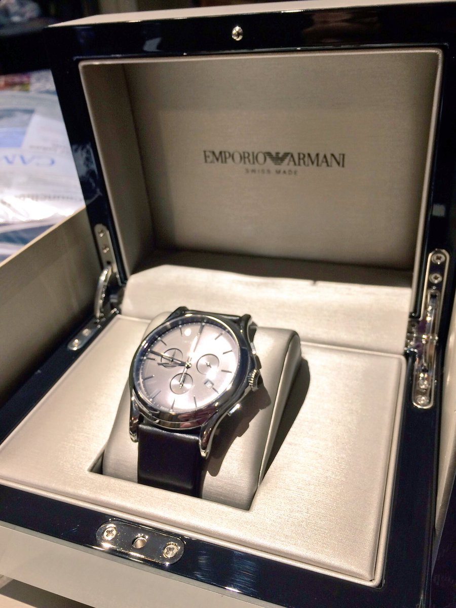cox_leeanne's tweet photo. Nothing says commitment like an #armani watch. 
Because even men deserve something nice. #lovemyman https://t.co/rGNwHK3j5f