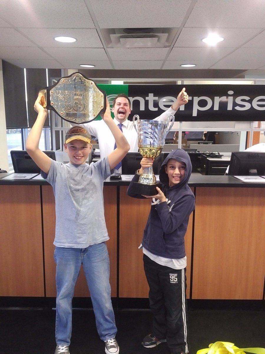 Fred_Blaak's tweet photo. Celebrating service excellence with @Enterprise https://t.co/lwDfMC3jLb
