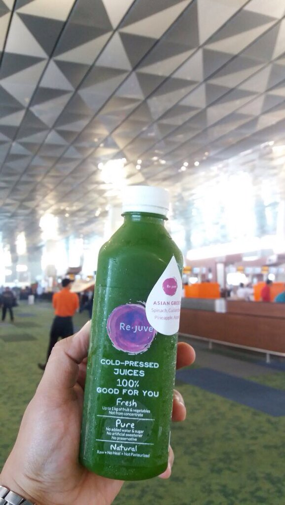 asikdibandara's tweet photo. Yeay! Sekarang @RejuveID sdh ada di area keberangkatan #T3UntukIndonesia. It's getting easier to get fresh cold-pressed juice before you go! https://t.co/G53ruBALYJ