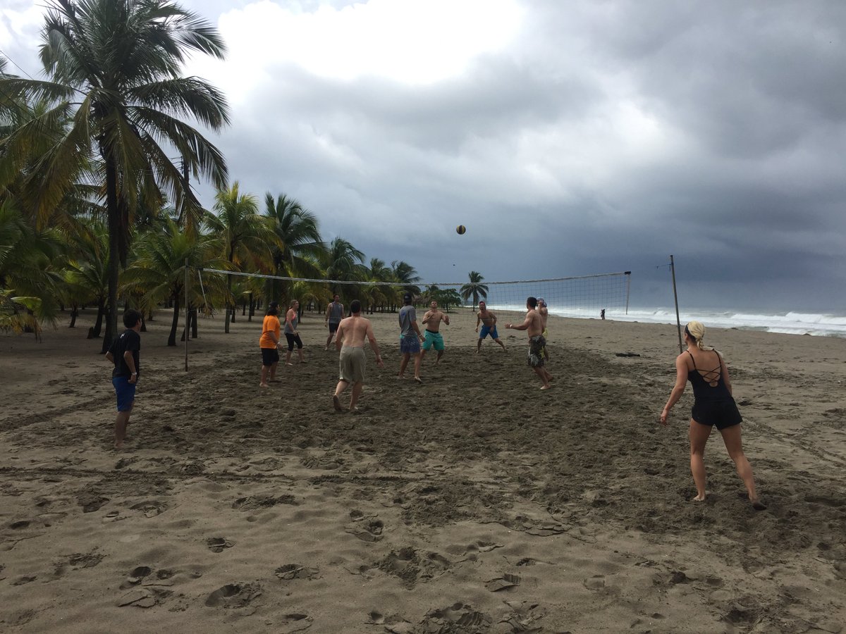 ICONbaseball's tweet photo. Finished up with some FUN!! @Hearts2H #BeachDAY #IconMISSION #IconFAMILY https://t.co/NAwXMB5Kt0