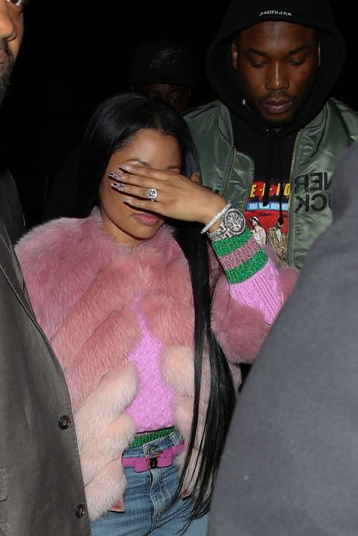 nickiMARAJcom's tweet photo. CANDIDS: @NICKIMINAJ Arriving to Catch LA - https://t.co/mEmfQU6TsH https://t.co/qMYf7Utb75