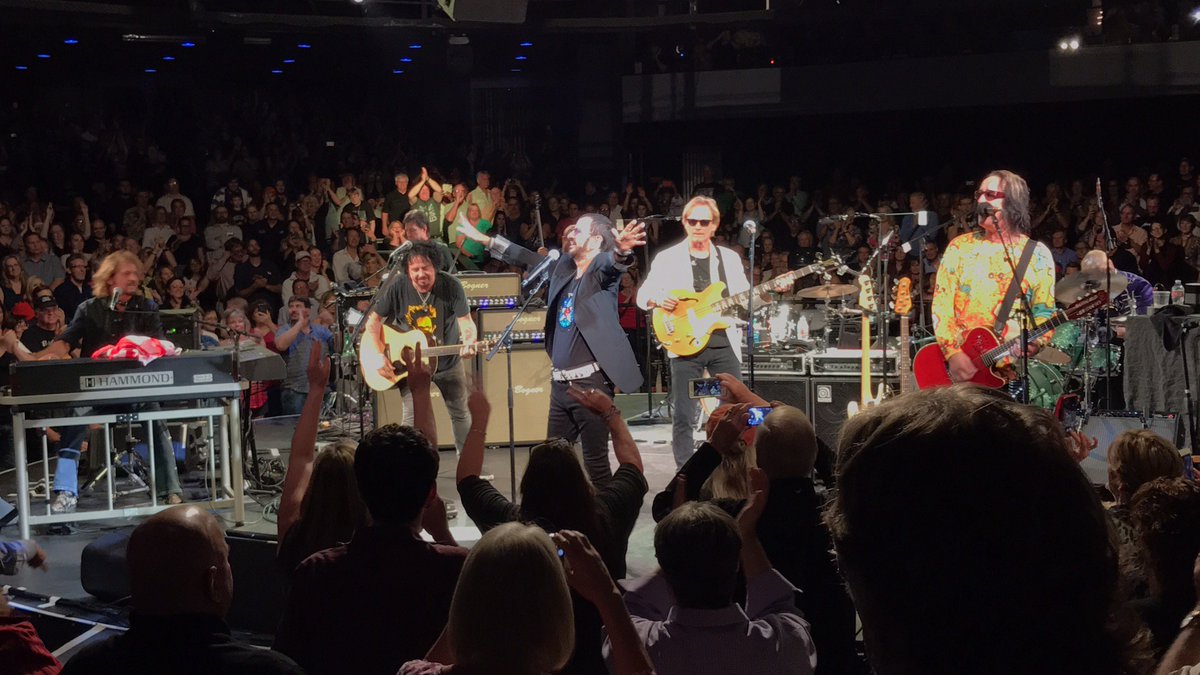 RocknAZ66's tweet photo. @ringostarrmusic concert last week! Superb to see Ringo Starr and his talented friends play!  #rocklegend @thebeatles https://t.co/G6YVhFZUPf