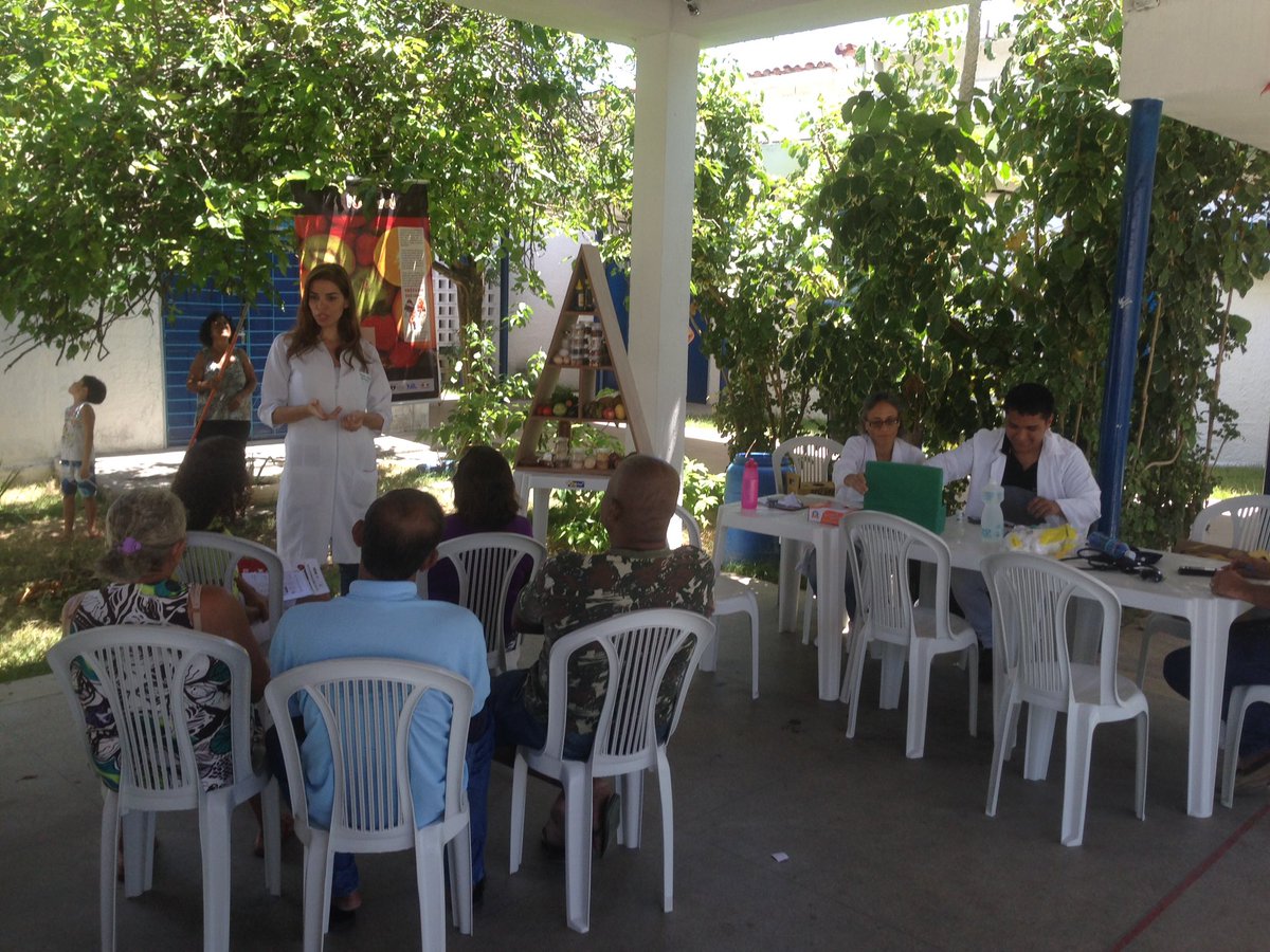 oberdanvrocha's tweet photo. #FeiradeSaude no bairro do Poço. A mensagem d saúde como porta de entrada para a pregação do evangelho. #DistritoJatiuca #UmDistritoemMissao https://t.co/zQz2895RCa