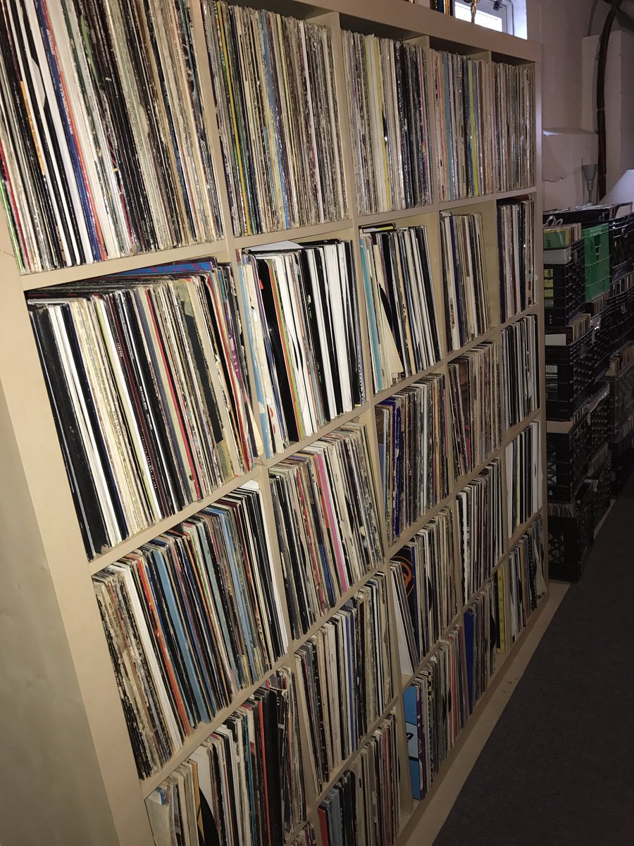 reasonistas's tweet photo. I think it's time for another IKEA bookcase.
#reasonistas #cratedigger #sampling #wax #Reason #NNXT #Kong https://t.co/vHKZoMahy7
