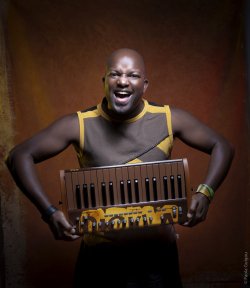 EthnoCloud's tweet photo. EthnoCloud’s BestChoiceDaily 
☛https://t.co/4Pkg931a6X RT
#ECBCD #worldmusic @Djoklaofficial #France @OujasavMusique #biguine https://t.co/3zEPpTMSsO