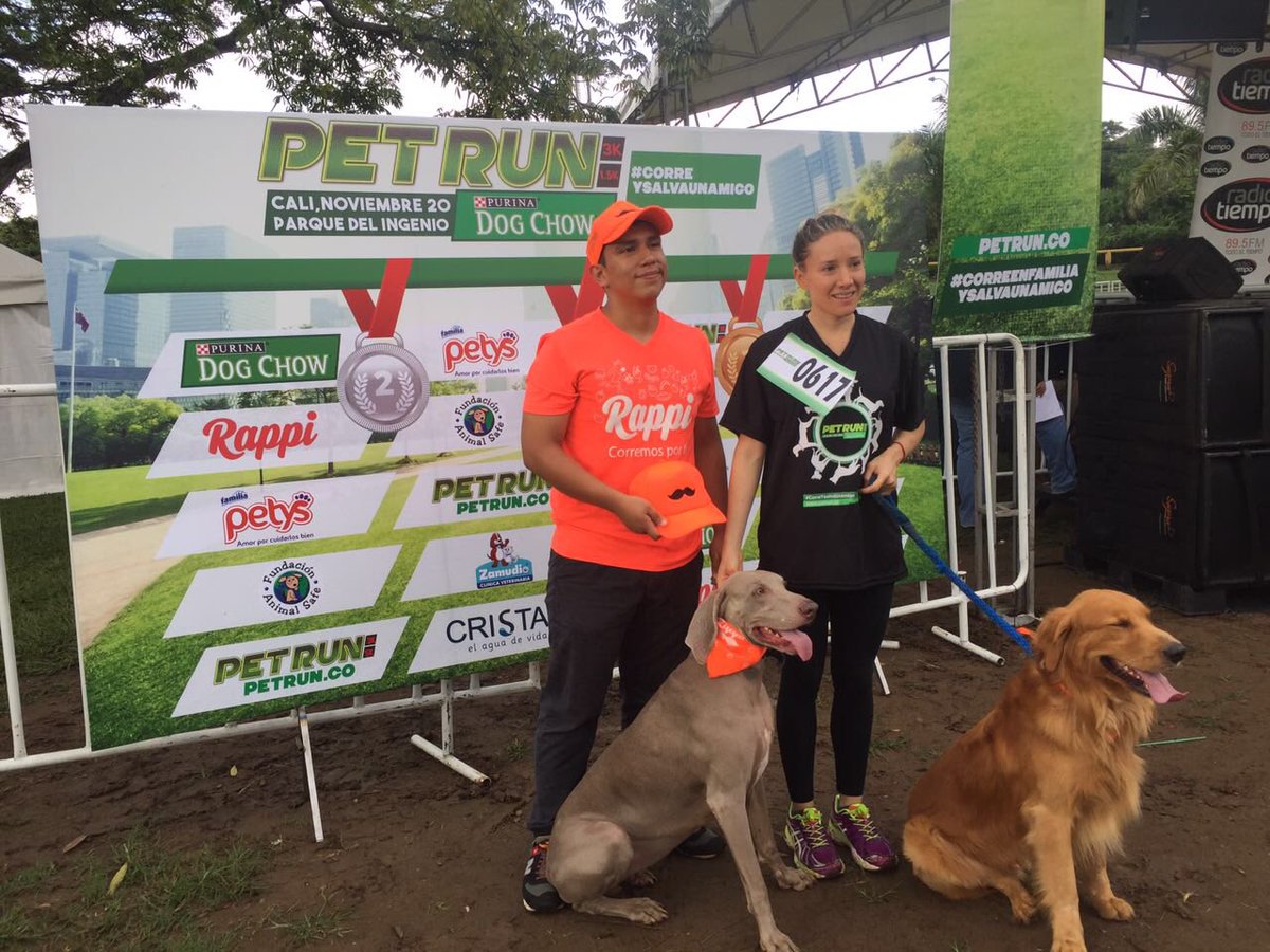 petruncolombia's tweet photo. Así Se vive Pet Run Dog Chow Cali desde el parque del ingenio. https://t.co/NYDijzXdE2