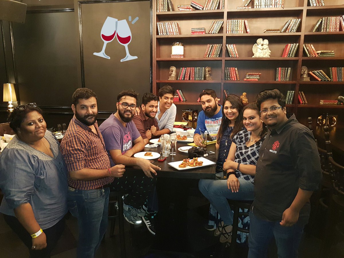 FoodiePunters's tweet photo. #BloggersTable #Baroke with #foodbloggers ... @KrishnaPalace https://t.co/6oKoMg6Chz