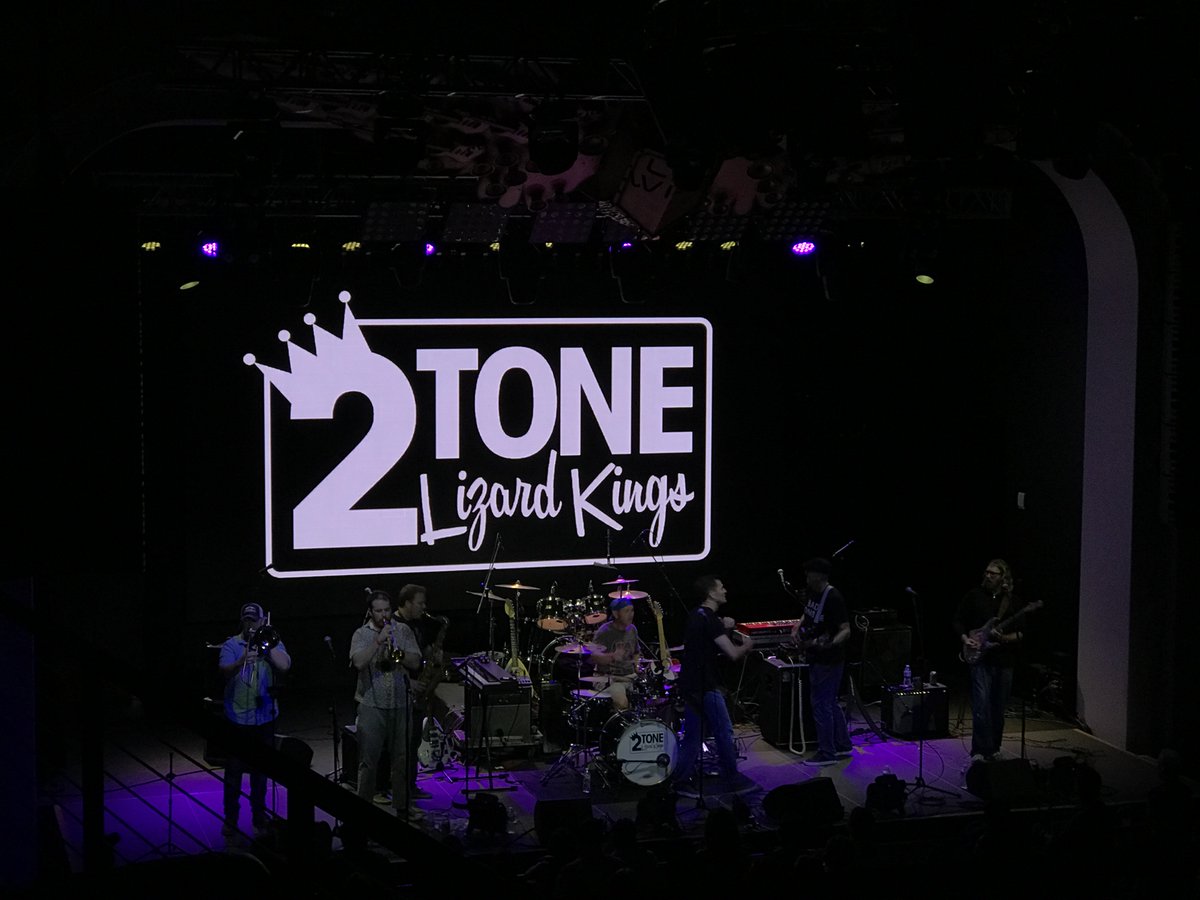 RocknAZ66's tweet photo. @2tlk AZ ska band opener for @EnglishBeat! Fun local band! Lead singer is a talented frontman! https://t.co/raBoVKIrBv