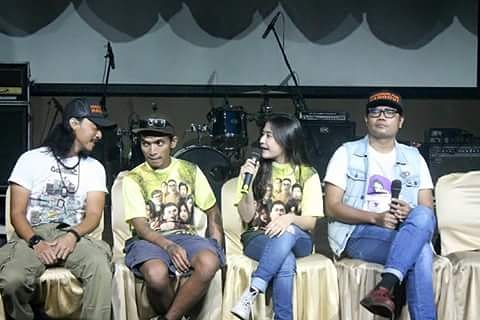 PutriLtuconsina's tweet photo. Kesayang kuuu @prillyBie @Prillvers_Smd @PrillyFans5 @AmazingPV_ @OFC_Prillvers96 @PrillversMksOFC https://t.co/9GtioxkraJ