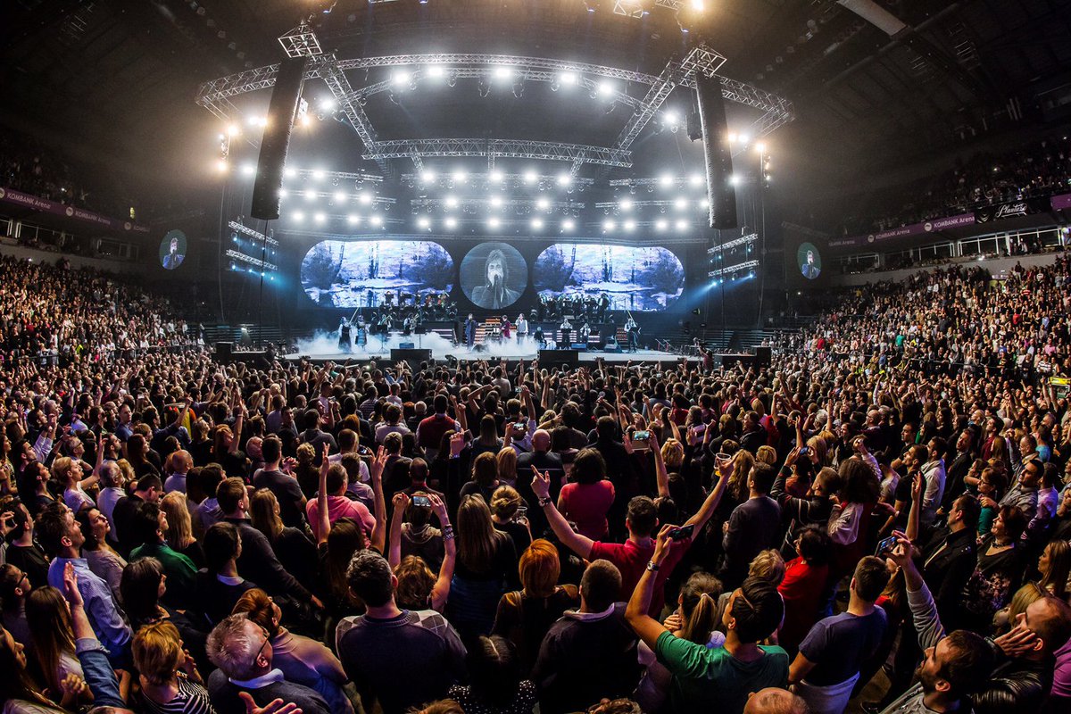 Nezapamćena atmosfera sa prvog koncerta Bijelog Dugmeta u Kombank Areni! I večeras preuzimamo odgovornost za kompletan scenski spektakl!