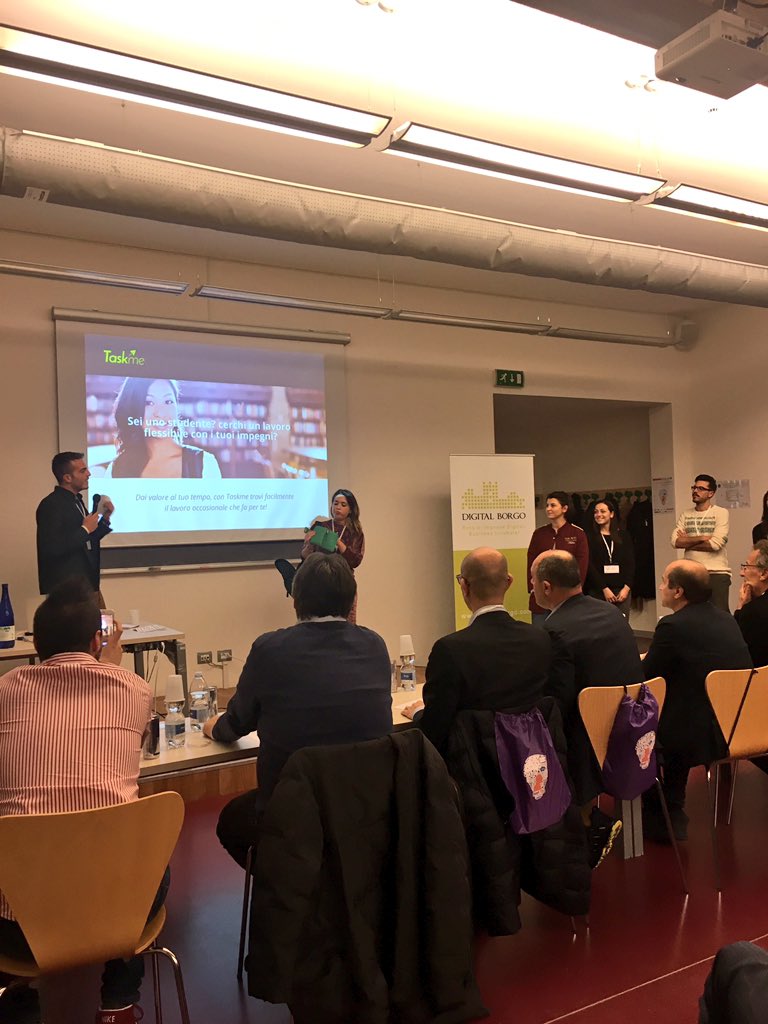 SWPescara's tweet photo. Fourth app! #TaskMe #StartupWeekend #SWPE16 #startupweekendpescara #GSW #openinnovation #innovation @StartupWeekend @startup_italia https://t.co/a4rwRnu7ZS