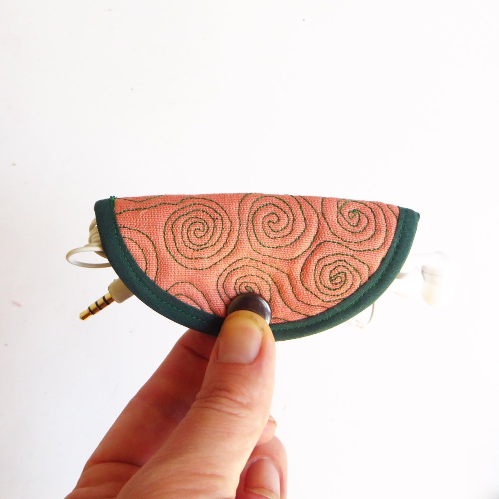 kuskatstudio's tweet image. Pink embroidered earphone holder,earplug keeper,cable organizer, headphone… tuppu.net/41925ff1 #tprtg #CordWrap